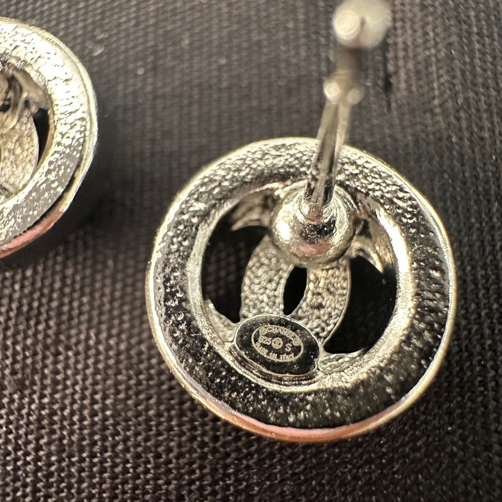 CHANEL 25S Mini Round CC Studs - Picture 4 of 4